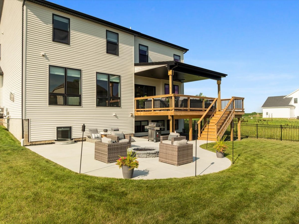 5305 Finlen Lane Bloomington, IL 61705 - Photo 41 of 42 a view of a house with patio