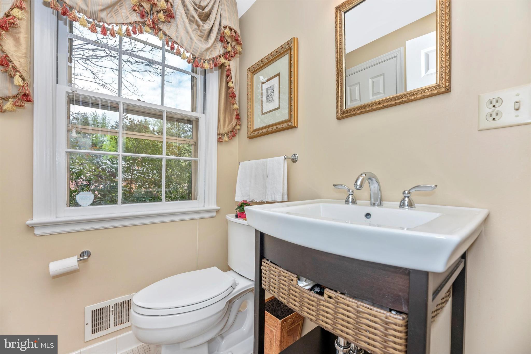 5108 Baltan Road Bethesda, MD 20816 - Photo 23 of 84
