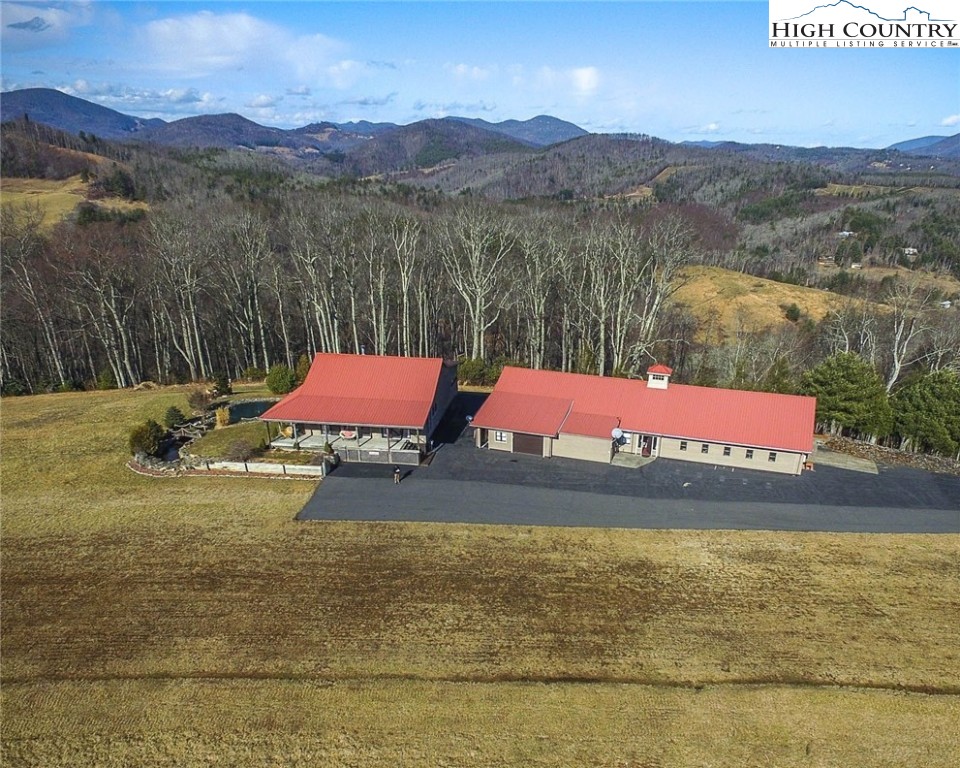 3935 Hardin Road Boone, NC 28607 - Photo 3 of 41 Gallery Image 3