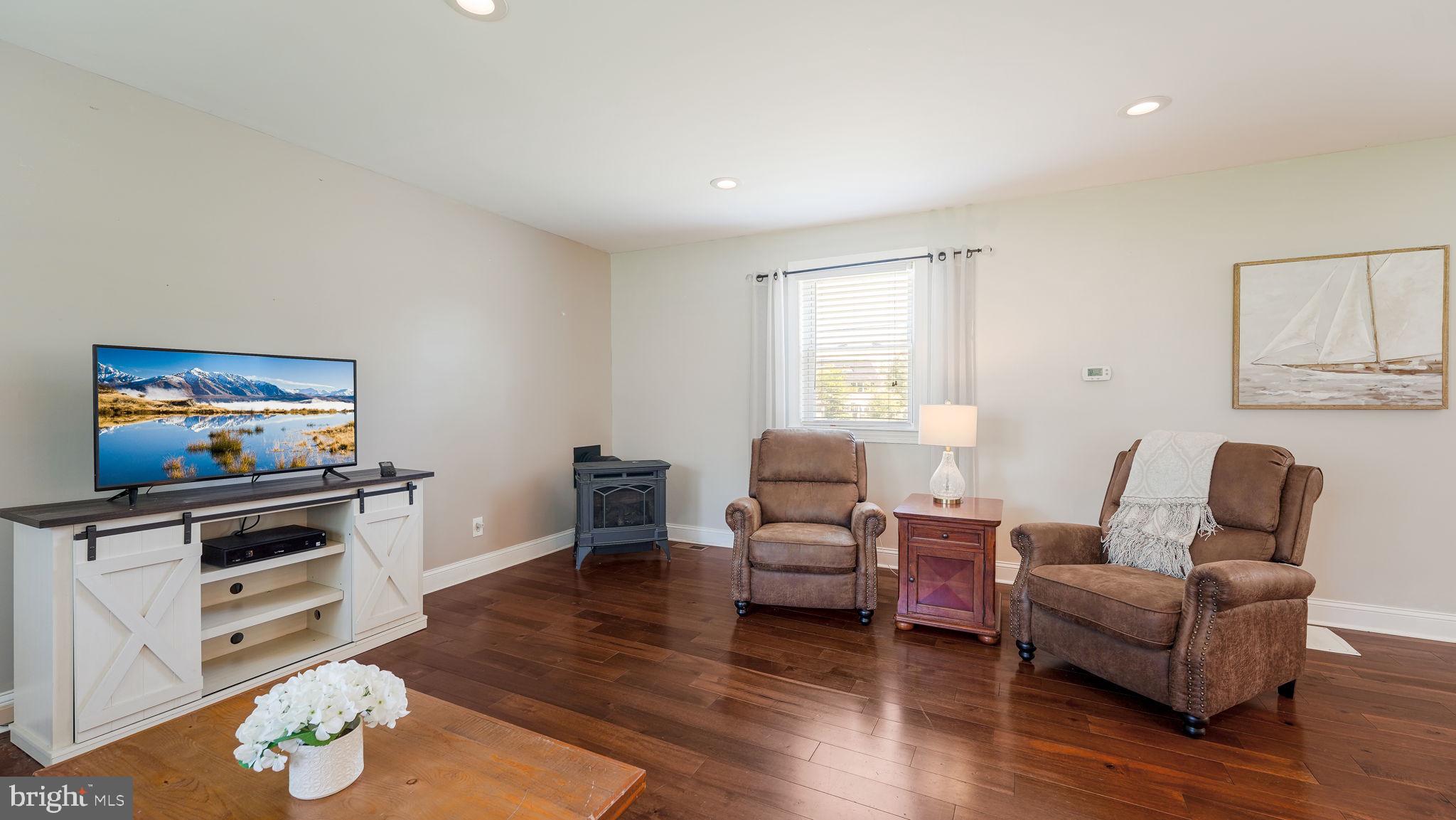 1234 Rickert Road Perkasie, PA 18944 - Photo 5 of 18 LIVING ROOM W. RECESSED LIGHTS