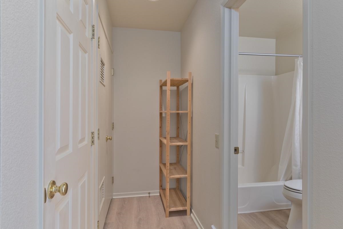 550 Mono Street, Unit C202 Mammoth Lakes, CA 93546 - Photo 10 of 36 a bathroom with a shower