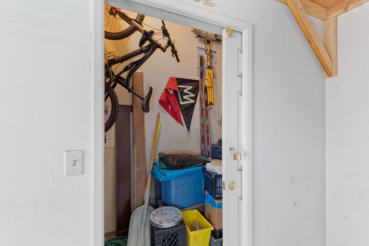 550 Mono Street, Unit C202 Mammoth Lakes, CA 93546 - Photo 18 of 36 a bathroom with a sink and a toilet