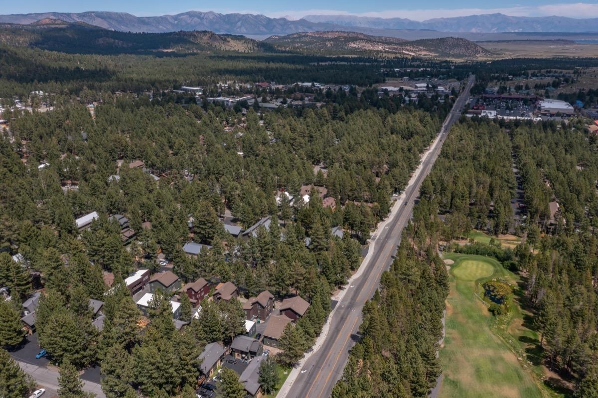 550 Mono Street, Unit C202 Mammoth Lakes, CA 93546 - Photo 30 of 36 a view of lake and mountain