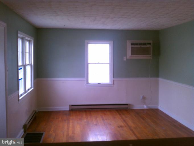 104 North Fairfax Boulevard Ranson, WV 25438 - Photo 15 of 28 Living Room