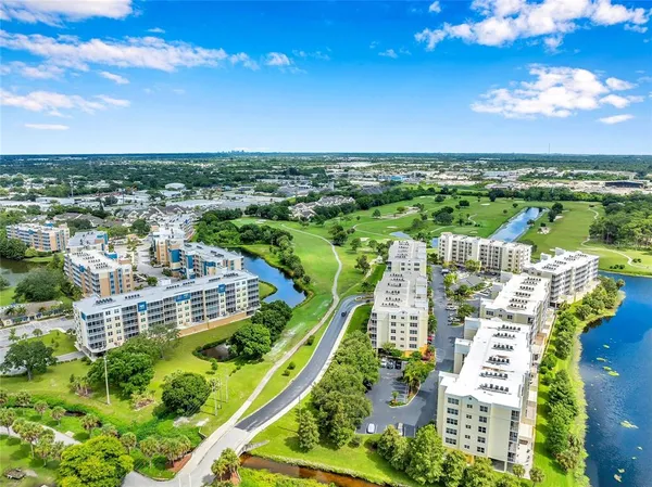 $444,000 | 960 Starkey Road, Unit 10301, Largo, FL 33771