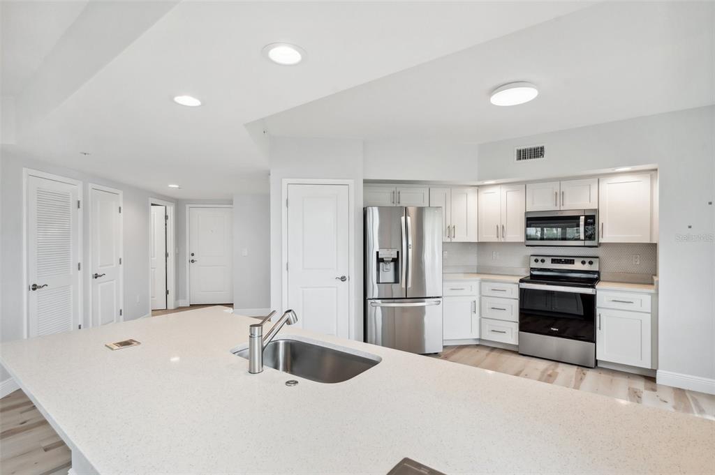 960 Starkey Road, Unit 10301 Largo, FL 33771 - Photo 22 of 48