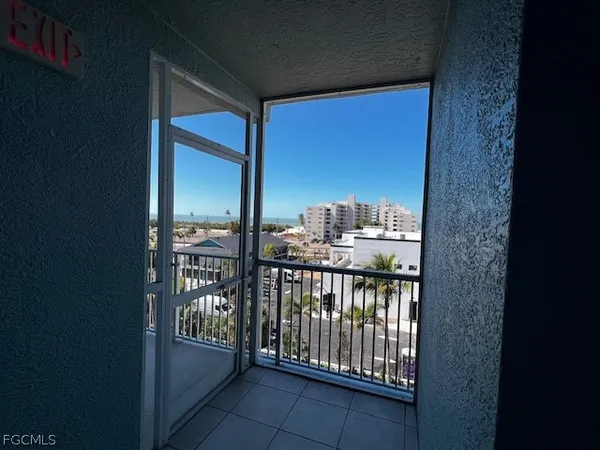 $449,900 | 22748 Island Pines Way, Unit 401, Fort Myers Beach, FL 33931