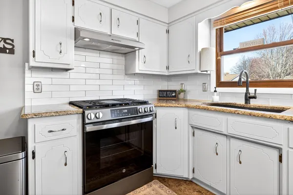 $352,000 | 3008 East Bona Avenue, Appleton, WI 54915