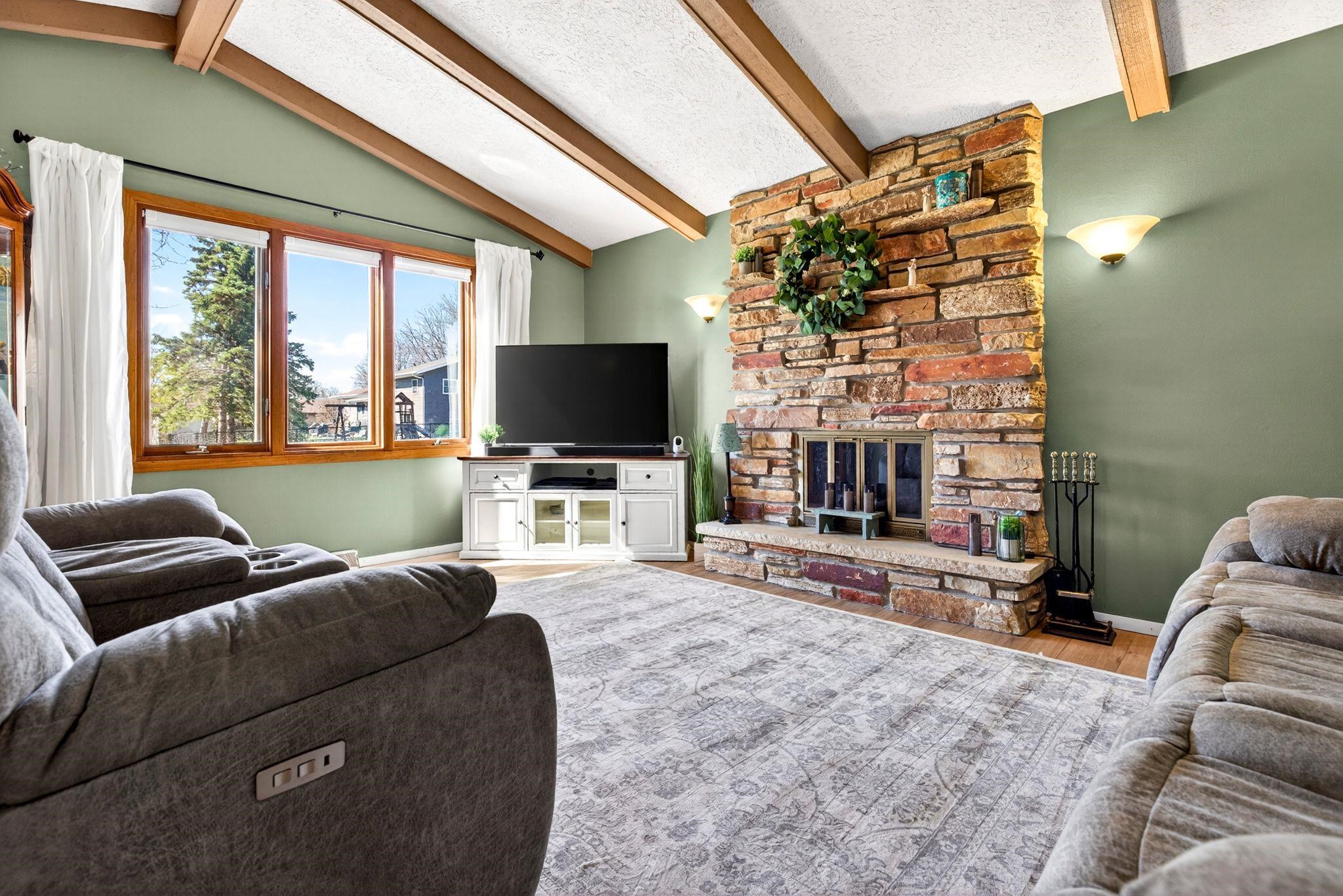 3008 East Bona Avenue Appleton, WI 54915 - Photo 3 of 54