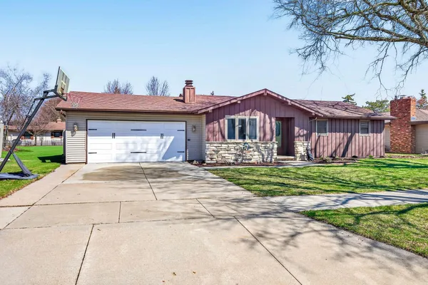 $352,000 | 3008 East Bona Avenue, Appleton, WI 54915