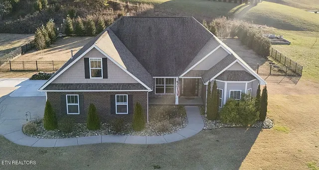 $525,000 | 487 Broadberry Avenue, Oak Ridge, TN 37830