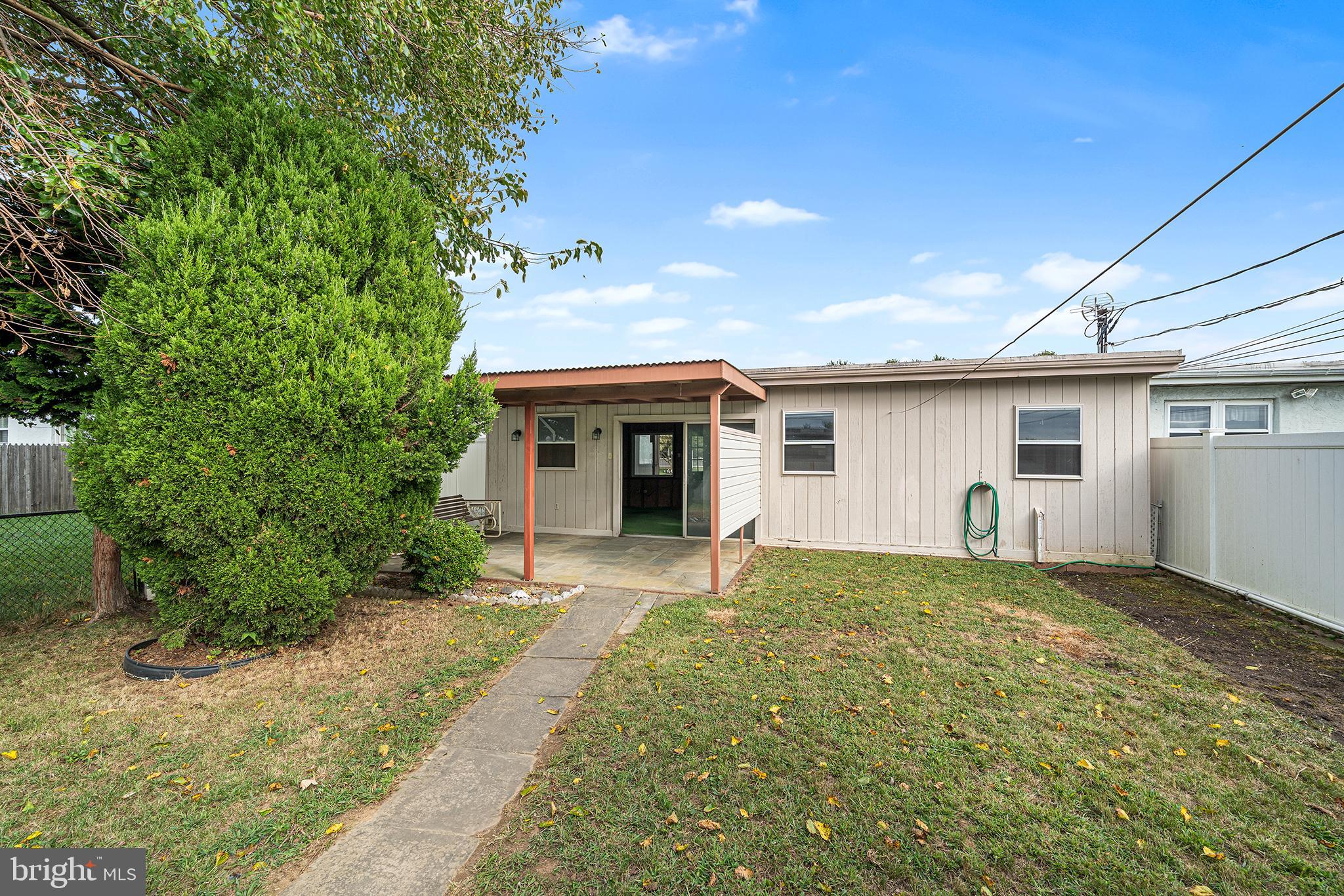 1322 Midland Road Conshohocken, PA 19428 - Photo 29 of 30 Backyard