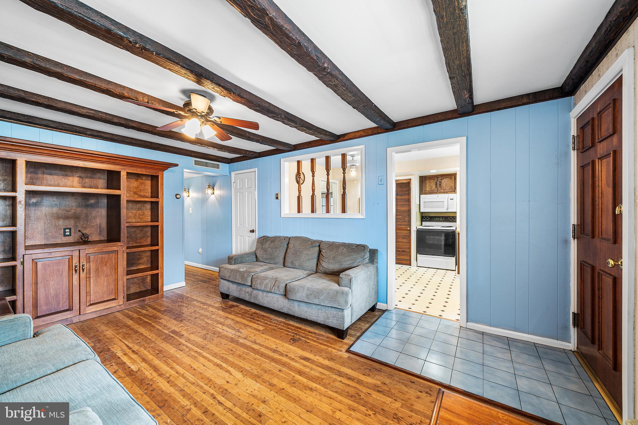 1322 Midland Road Conshohocken, PA 19428 - Photo 7 of 30 Living Room