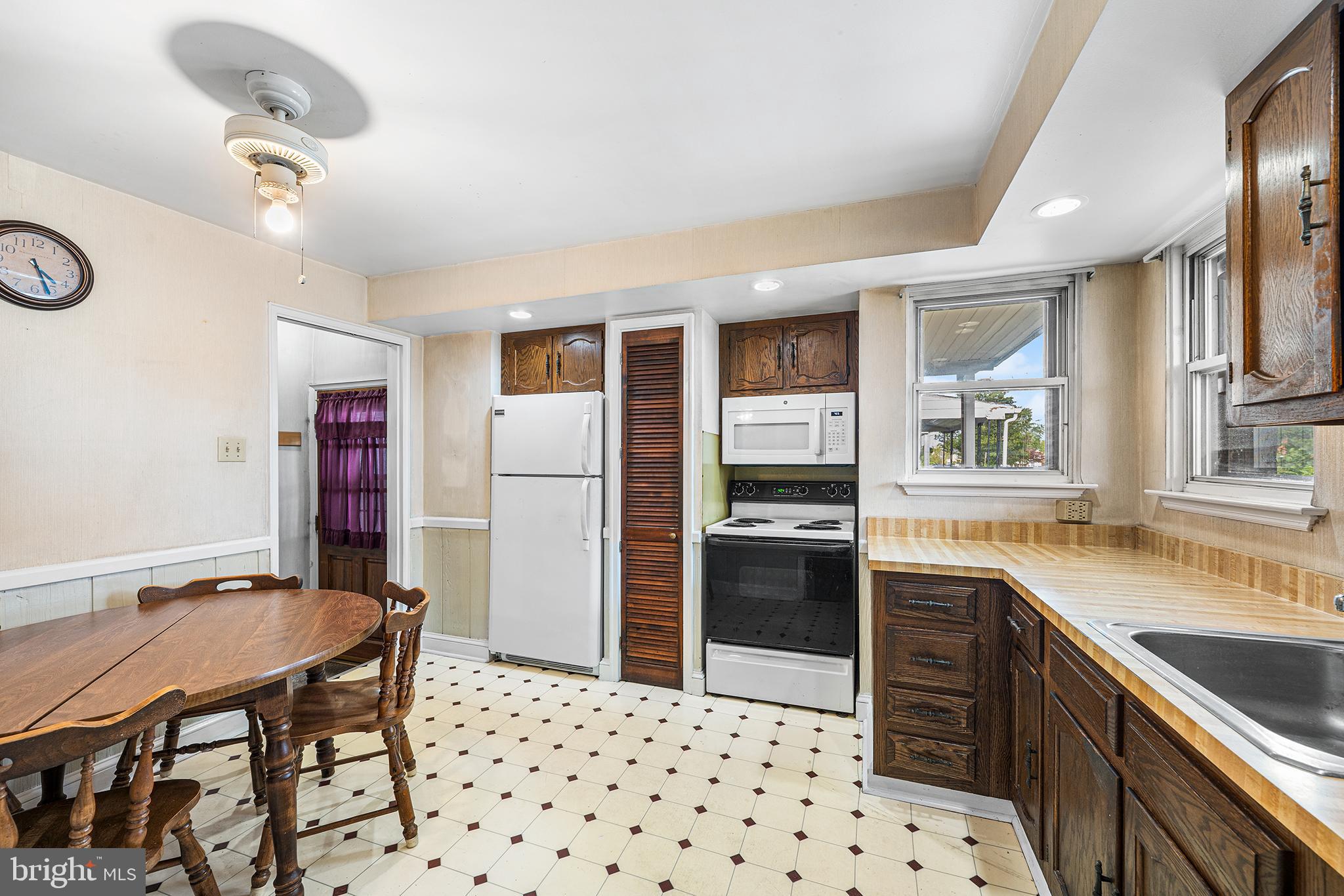 1322 Midland Road Conshohocken, PA 19428 - Photo 9 of 30 Kitchen