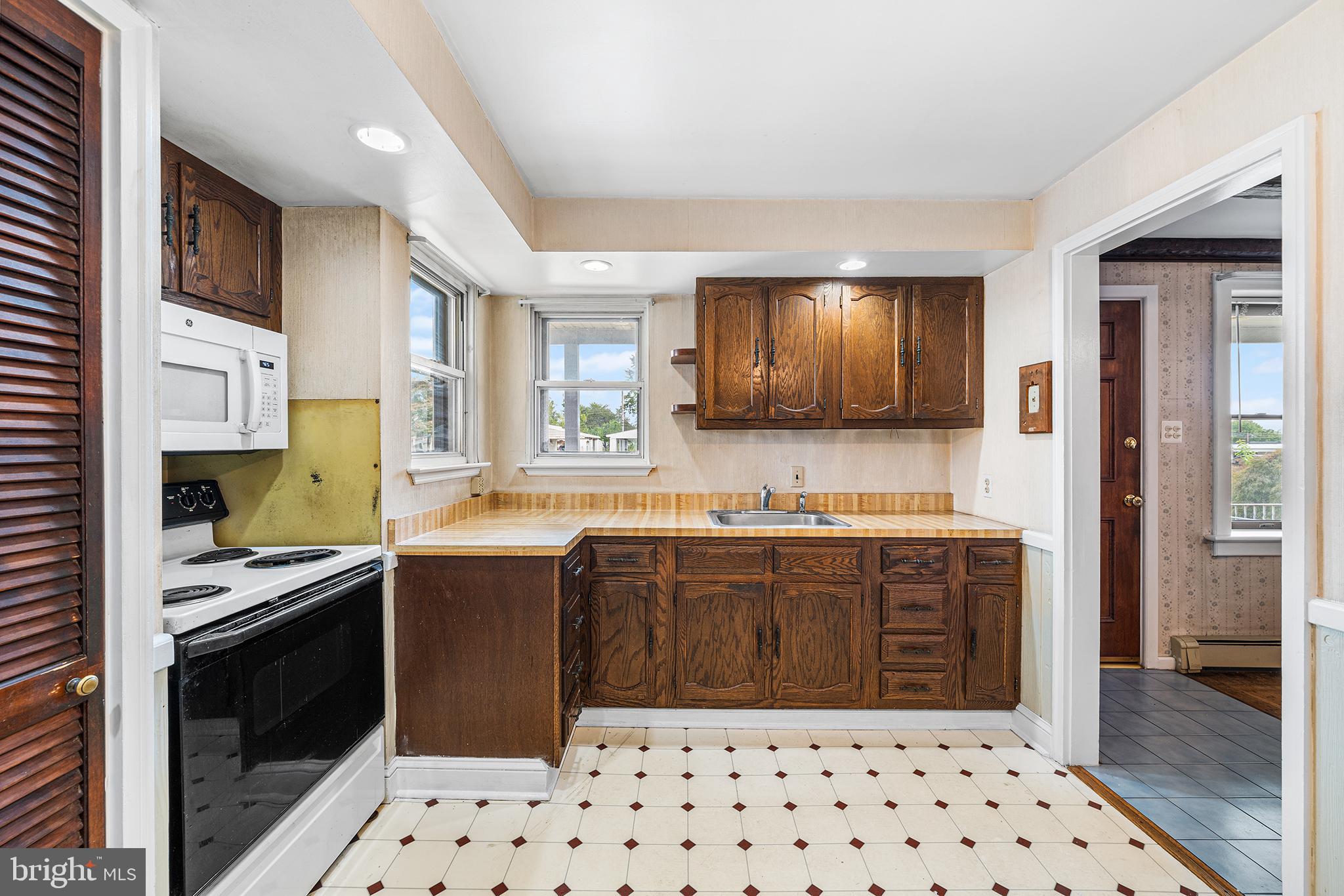 1322 Midland Road Conshohocken, PA 19428 - Photo 10 of 30 Kitchen
