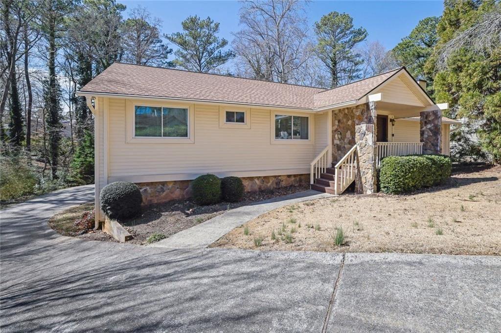 889 Fawn Way Marietta, GA 30068 - Photo 2 of 32