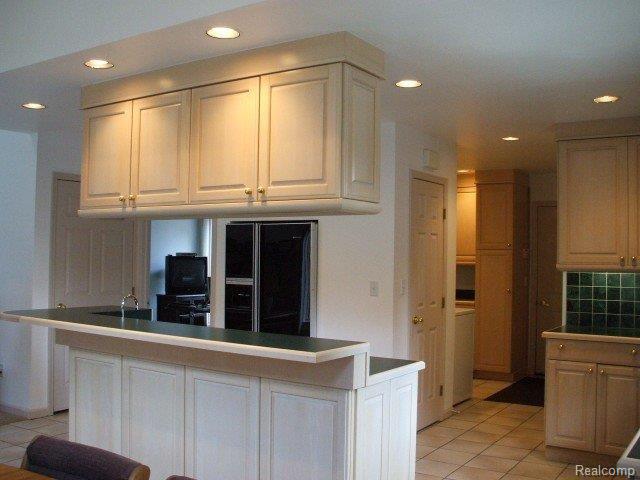 14050 Reeck Road Southgate, MI 48195 - Photo 6 of 25 Kitchen 3.JPG