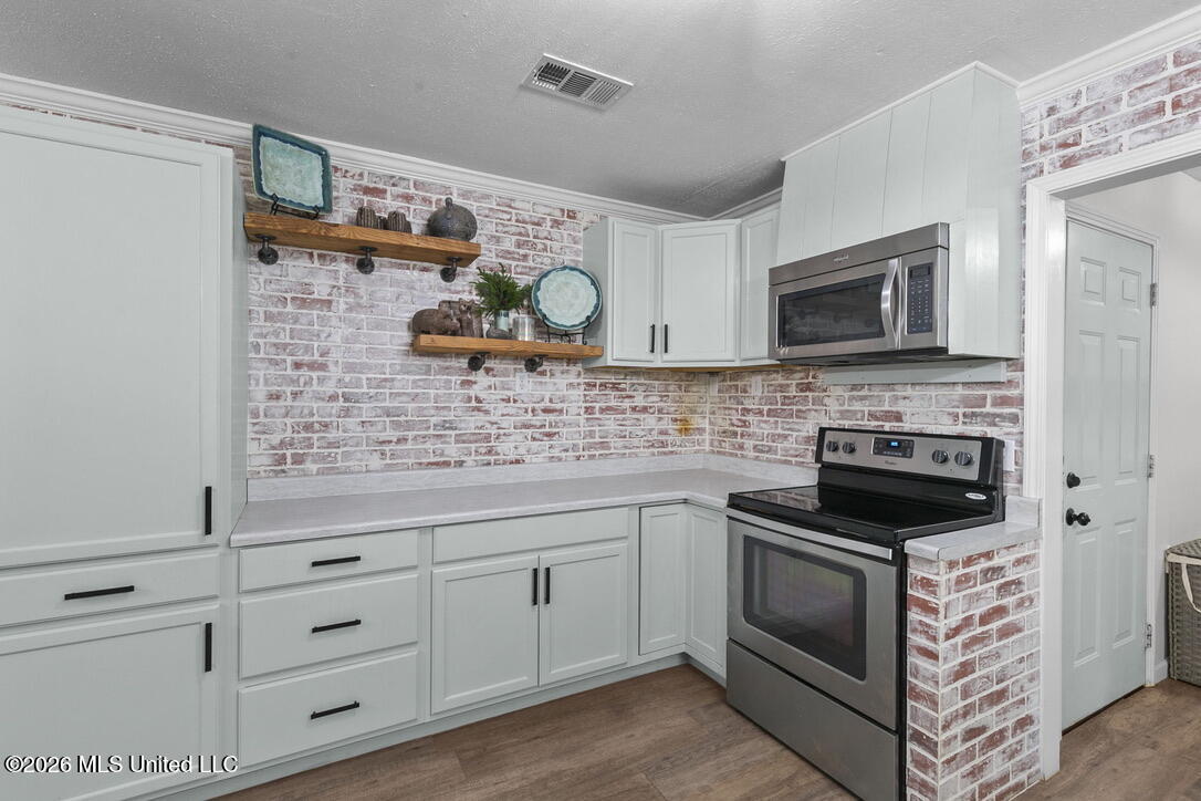303 Cox Ferry Road Flora, MS 39071 - Photo 5 of 28 EFBC147B-B6BA-4650-AB60-70F26747839B_1_1