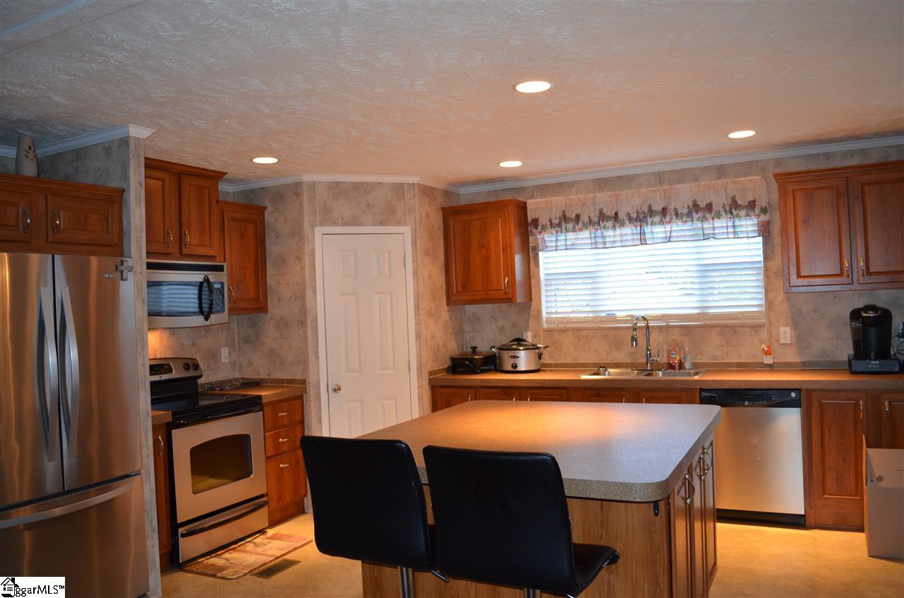 4175 Allen Bridge Road Fountain Inn, SC 29644 - Photo 3 of 31