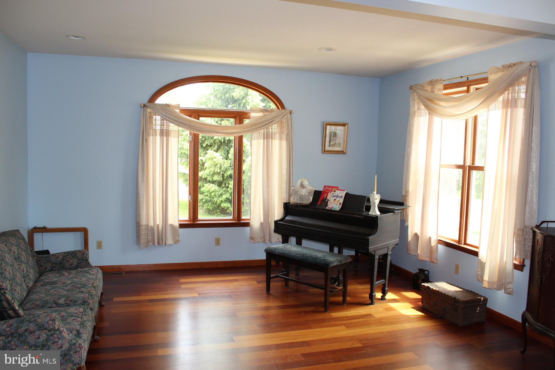 1045 Magazine Road Green Lane, PA 18054 - Photo 16 of 63 Gallery Image 16