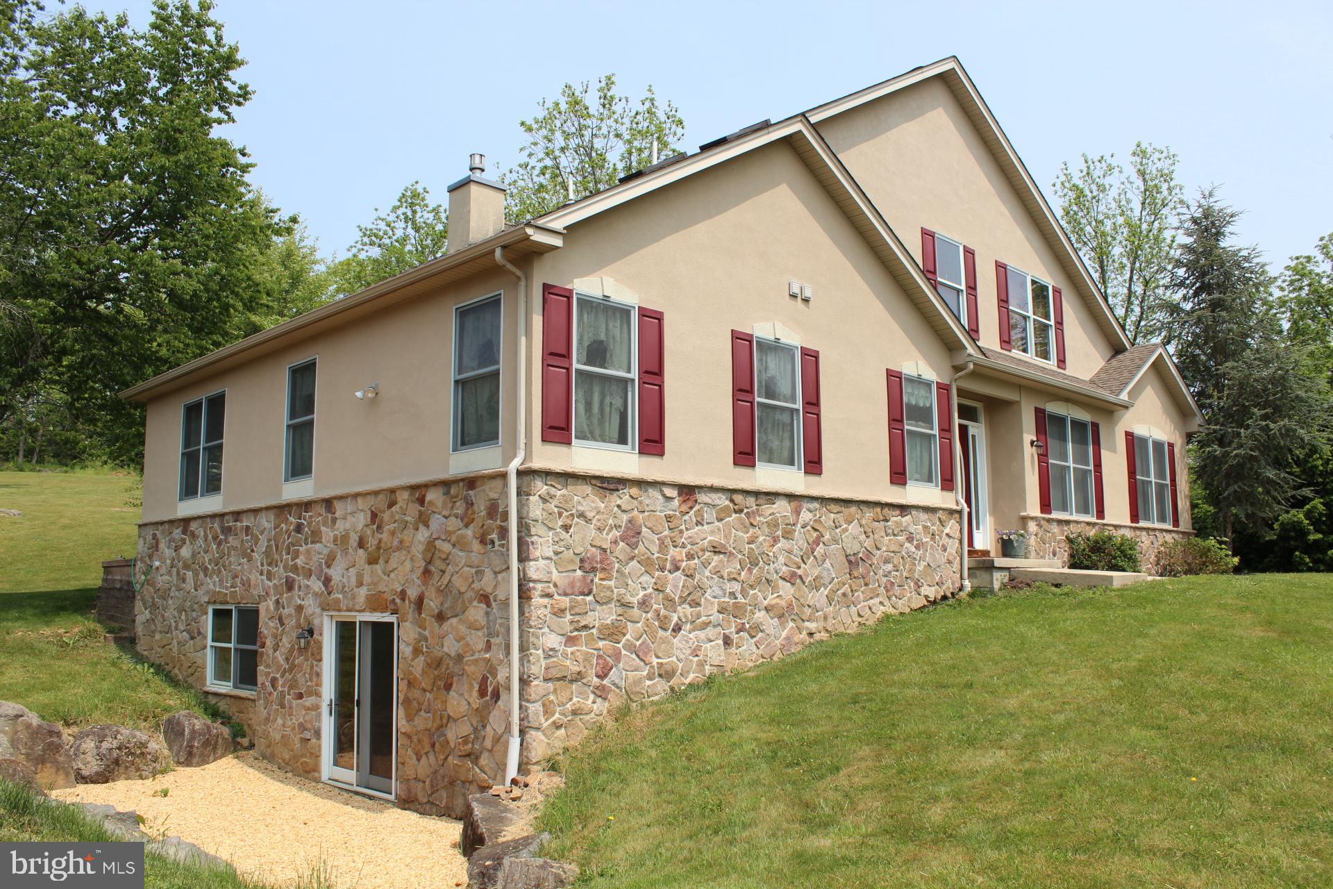 1045 Magazine Road Green Lane, PA 18054 - Photo 2 of 63 Gallery Image 2