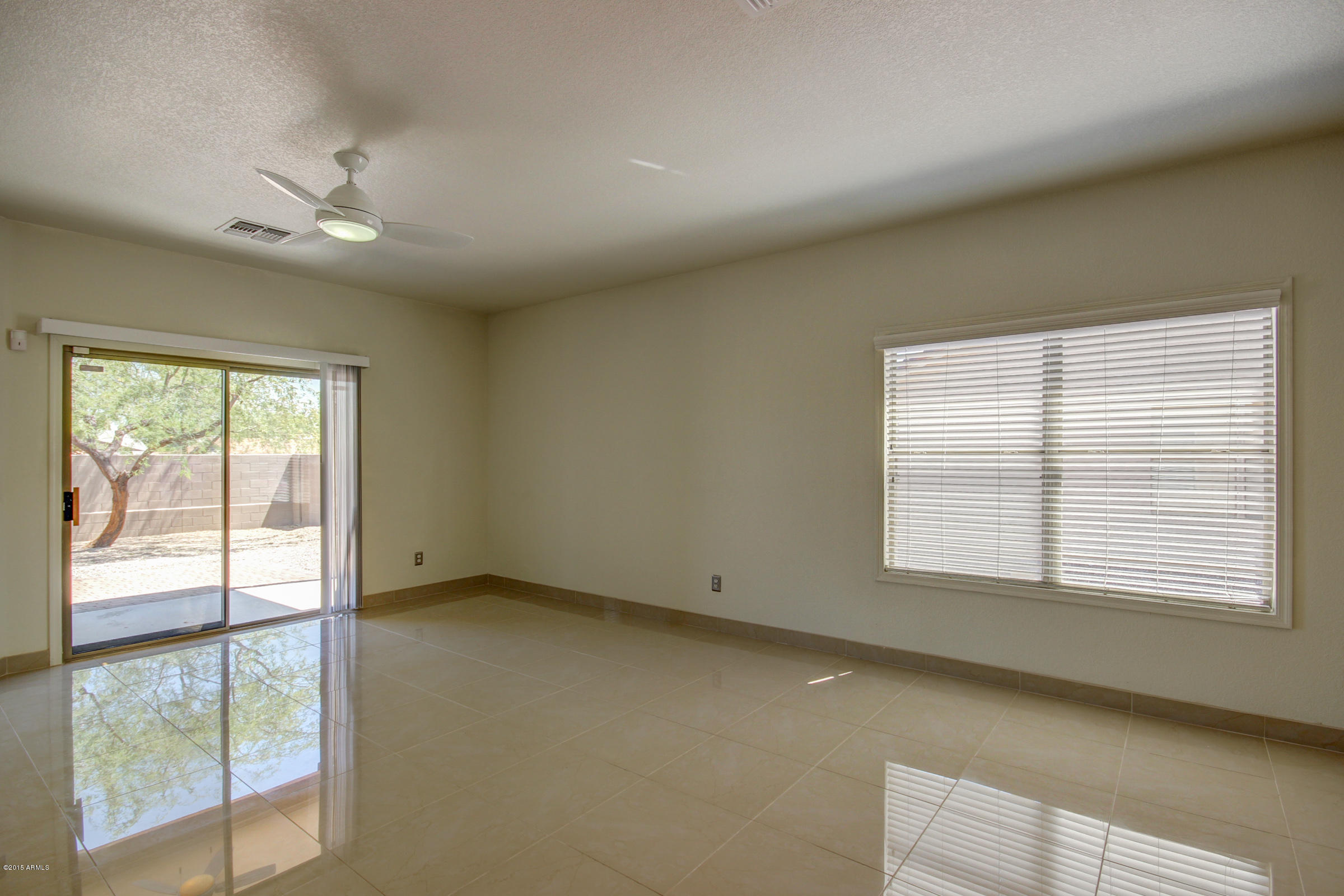 1014 East Pedro Road Phoenix, AZ 85042 - Photo 17 of 39 Family Room (4)