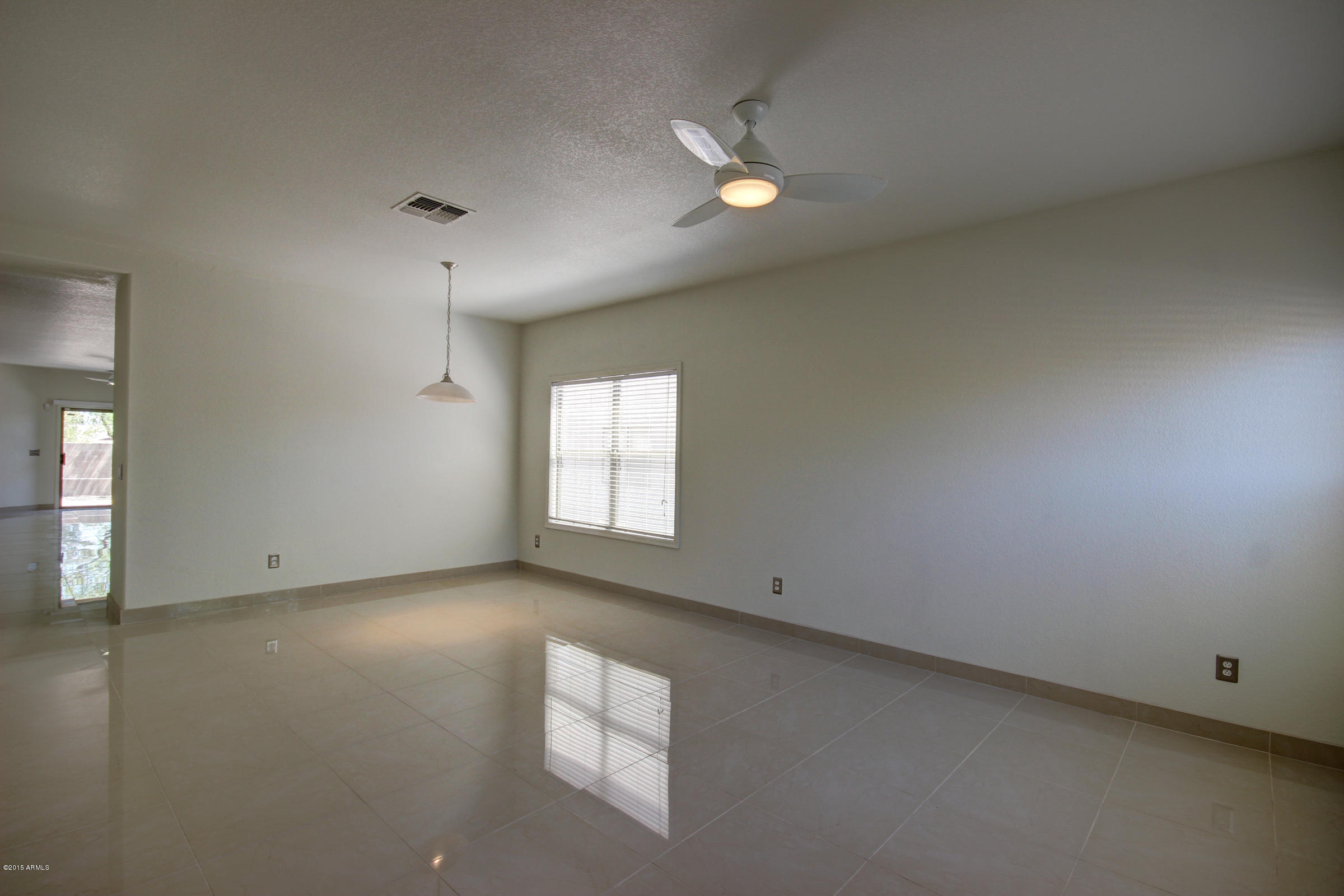 1014 East Pedro Road Phoenix, AZ 85042 - Photo 9 of 39 Living Room (2)