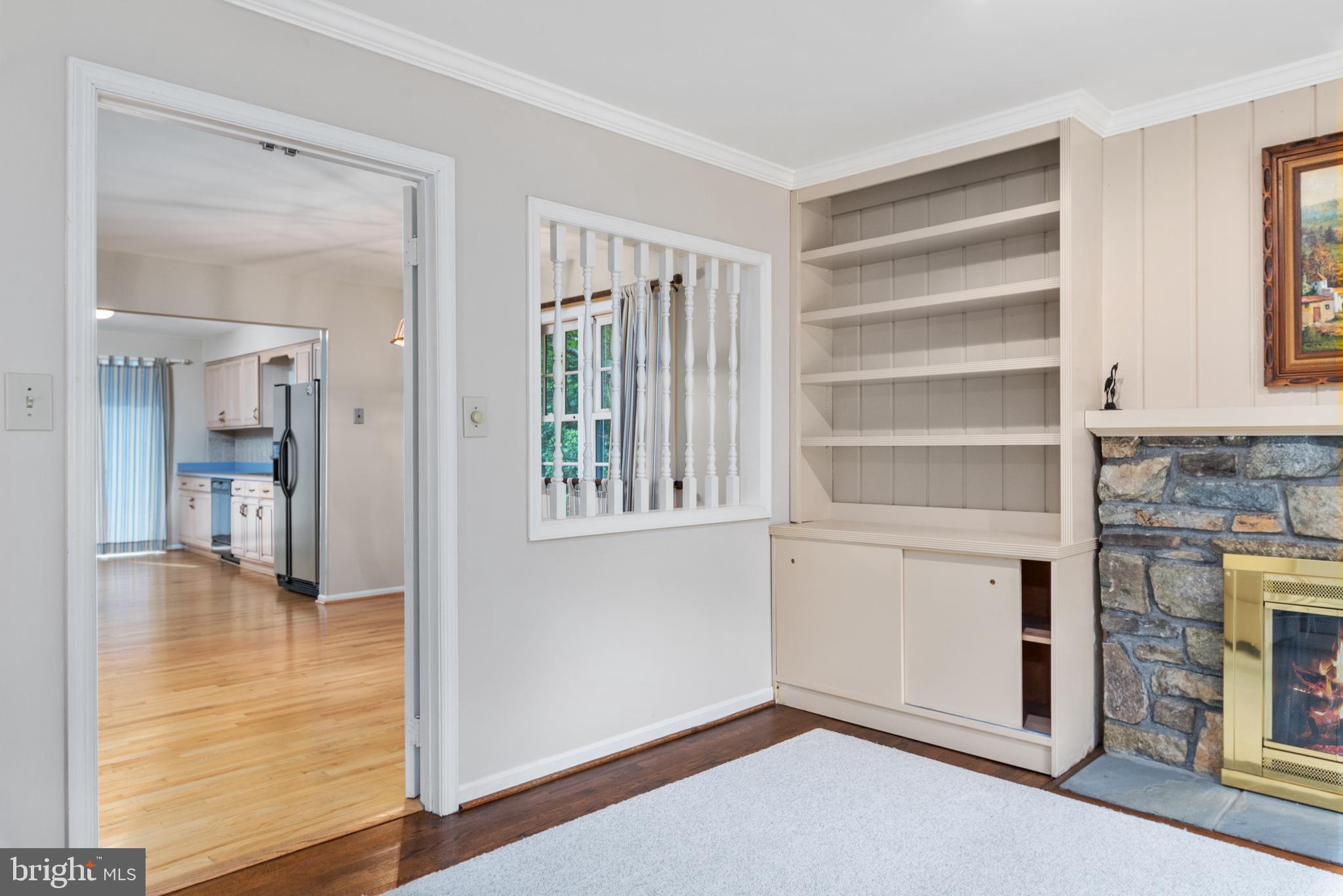 15113 Winstead Lane Silver Spring, MD 20905 - Photo 18 of 37 Built-ins