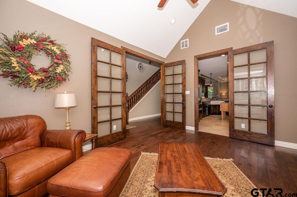 8553 Castleton Way Tyler, TX 75703 - Photo 18 of 38 a living room with furniture and a potted plant
