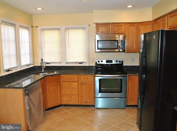 9420 Bluefield Road Springdale, MD 20721 - Photo 16 of 19 Kitchen