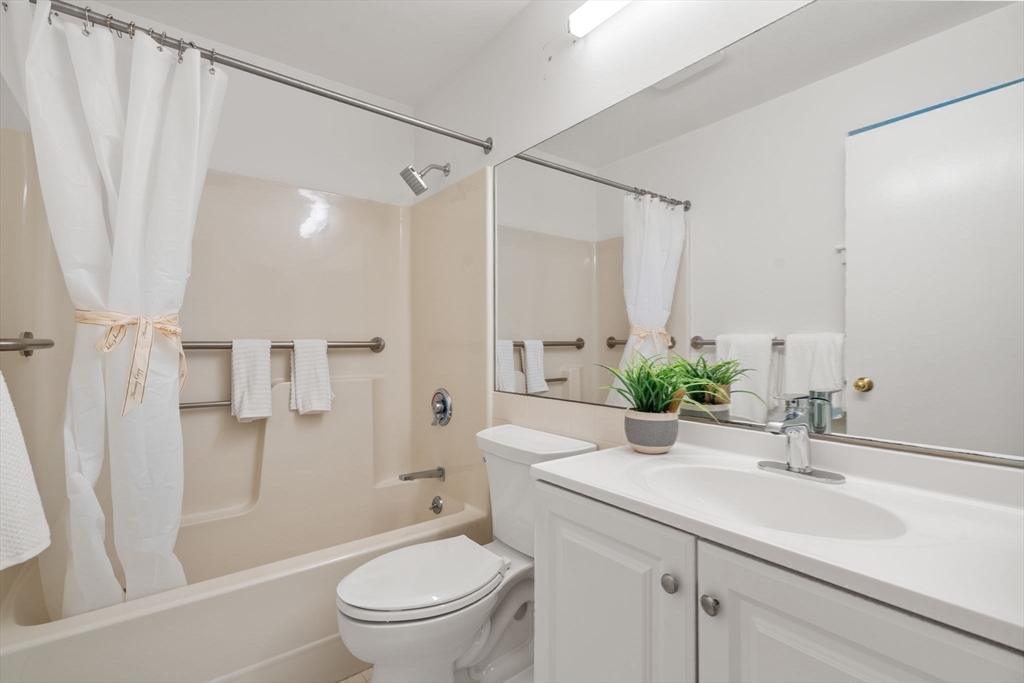 273 Cambridge Road, Unit 205 Woburn, MA 01801 - Photo 10 of 31