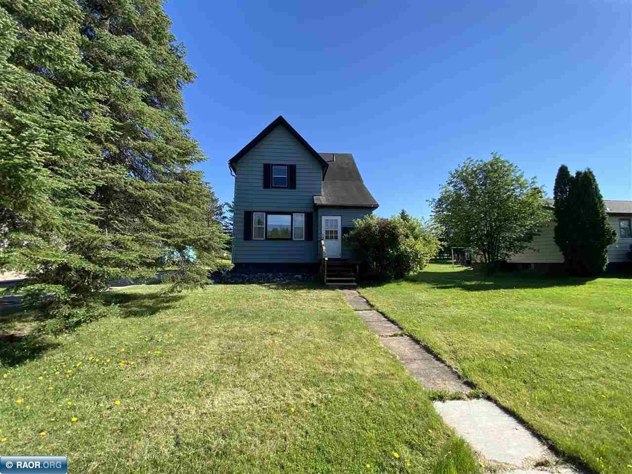 1822 East 26th Street Hibbing, MN 55746 - Photo 1 of 24