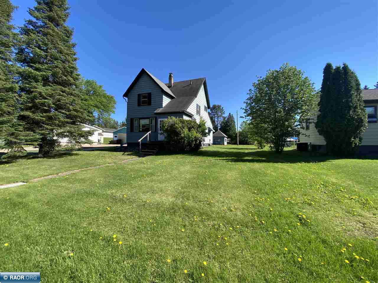 1822 East 26th Street Hibbing, MN 55746 - Photo 2 of 24