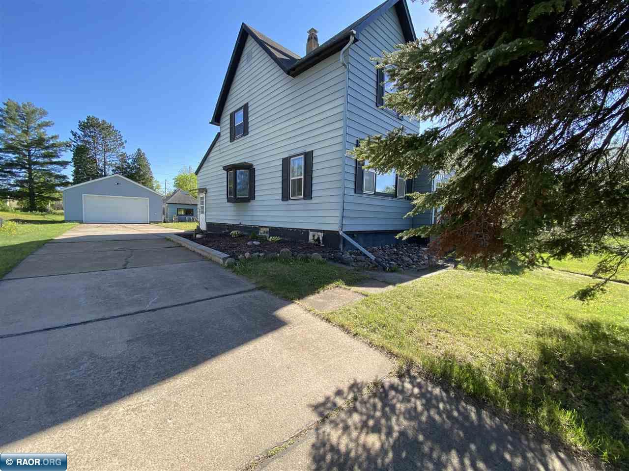 1822 East 26th Street Hibbing, MN 55746 - Photo 3 of 24