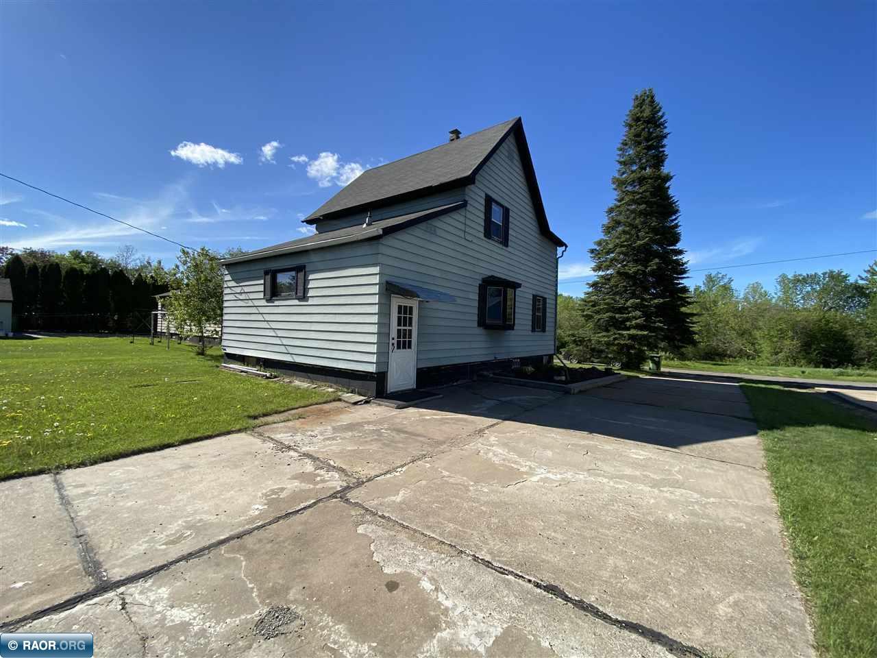 1822 East 26th Street Hibbing, MN 55746 - Photo 5 of 24