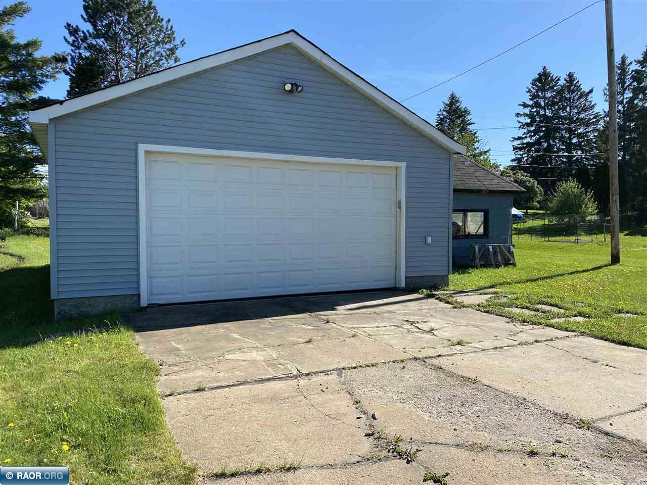 1822 East 26th Street Hibbing, MN 55746 - Photo 7 of 24