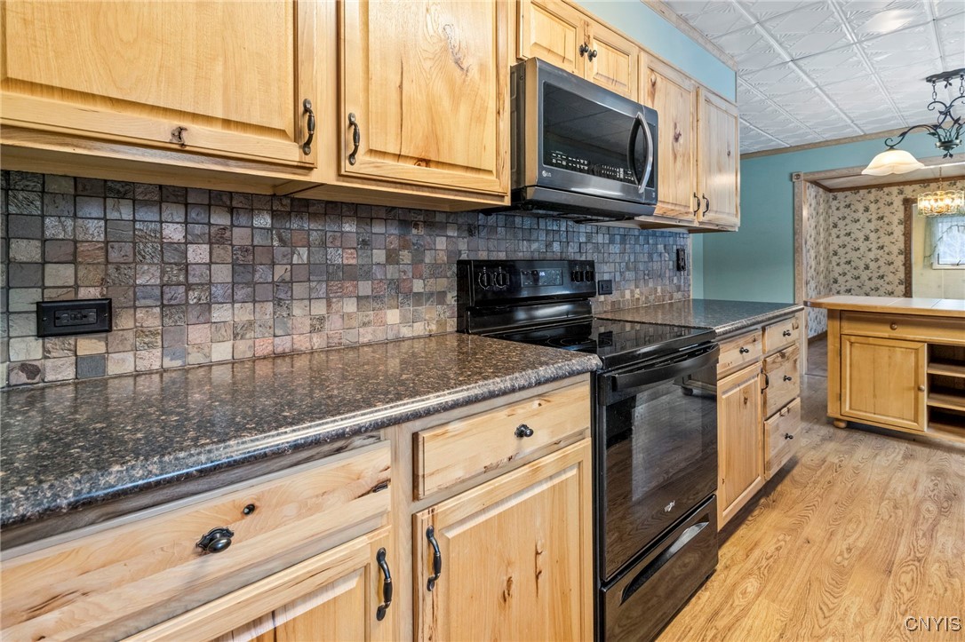 538 Tooley Pond Road Clifton, NY 12927 - Photo 16 of 47