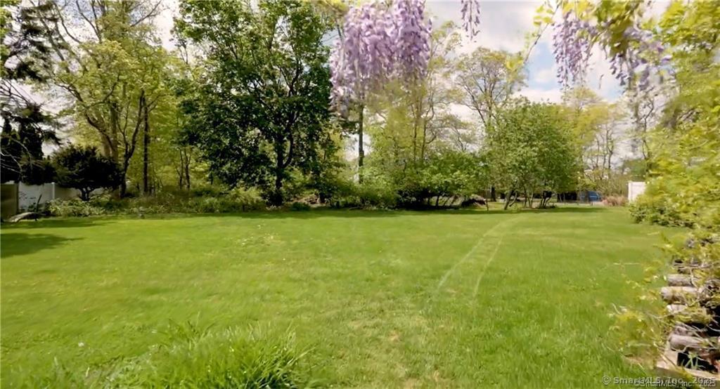 372 Rowland Road Fairfield, CT 06824 - Photo 15 of 37