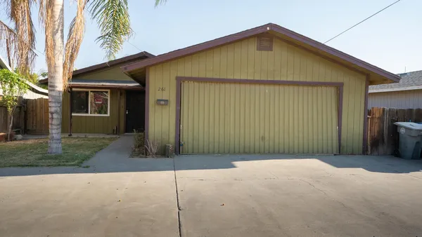 $220,000 | 261 East Pleasant Street, Coalinga, CA 93210