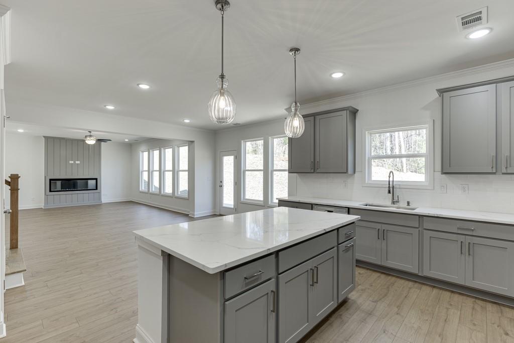 979 Lakeview Drive Commerce, GA 30529 - Photo 12 of 44