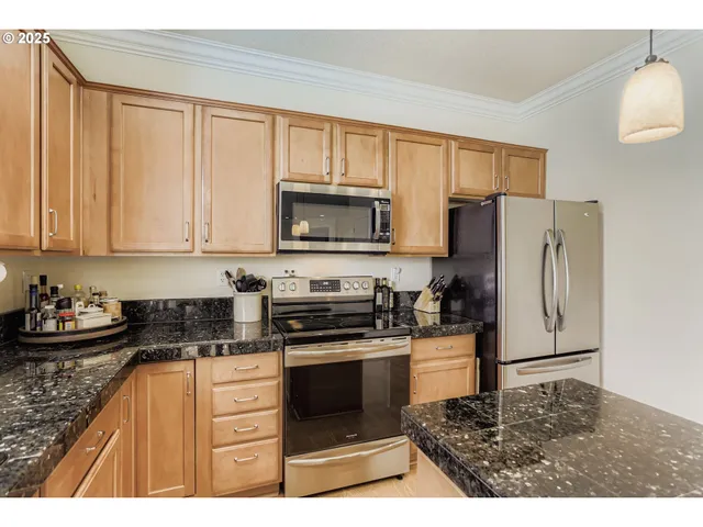 $699,900 | 14617 Southeast Thornapple Lane, Milwaukie, OR 97267