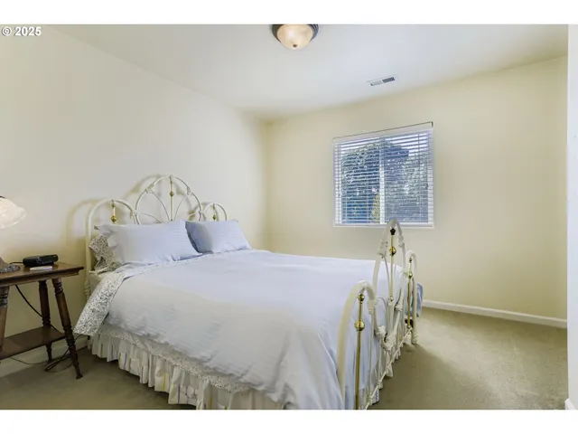 $699,900 | 14617 Southeast Thornapple Lane, Milwaukie, OR 97267