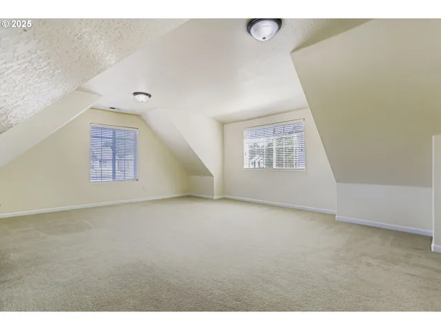 $699,900 | 14617 Southeast Thornapple Lane, Milwaukie, OR 97267