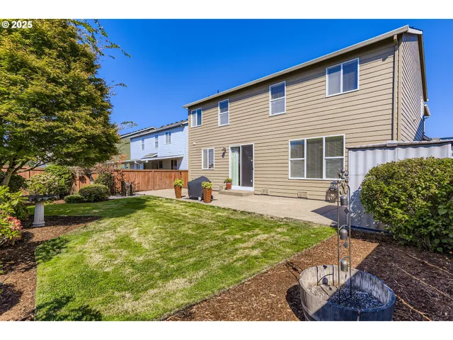 $699,900 | 14617 Southeast Thornapple Lane, Milwaukie, OR 97267