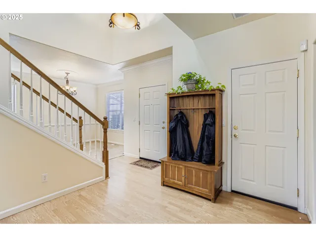 $699,900 | 14617 Southeast Thornapple Lane, Milwaukie, OR 97267