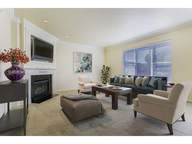 $699,900 | 14617 Southeast Thornapple Lane, Milwaukie, OR 97267