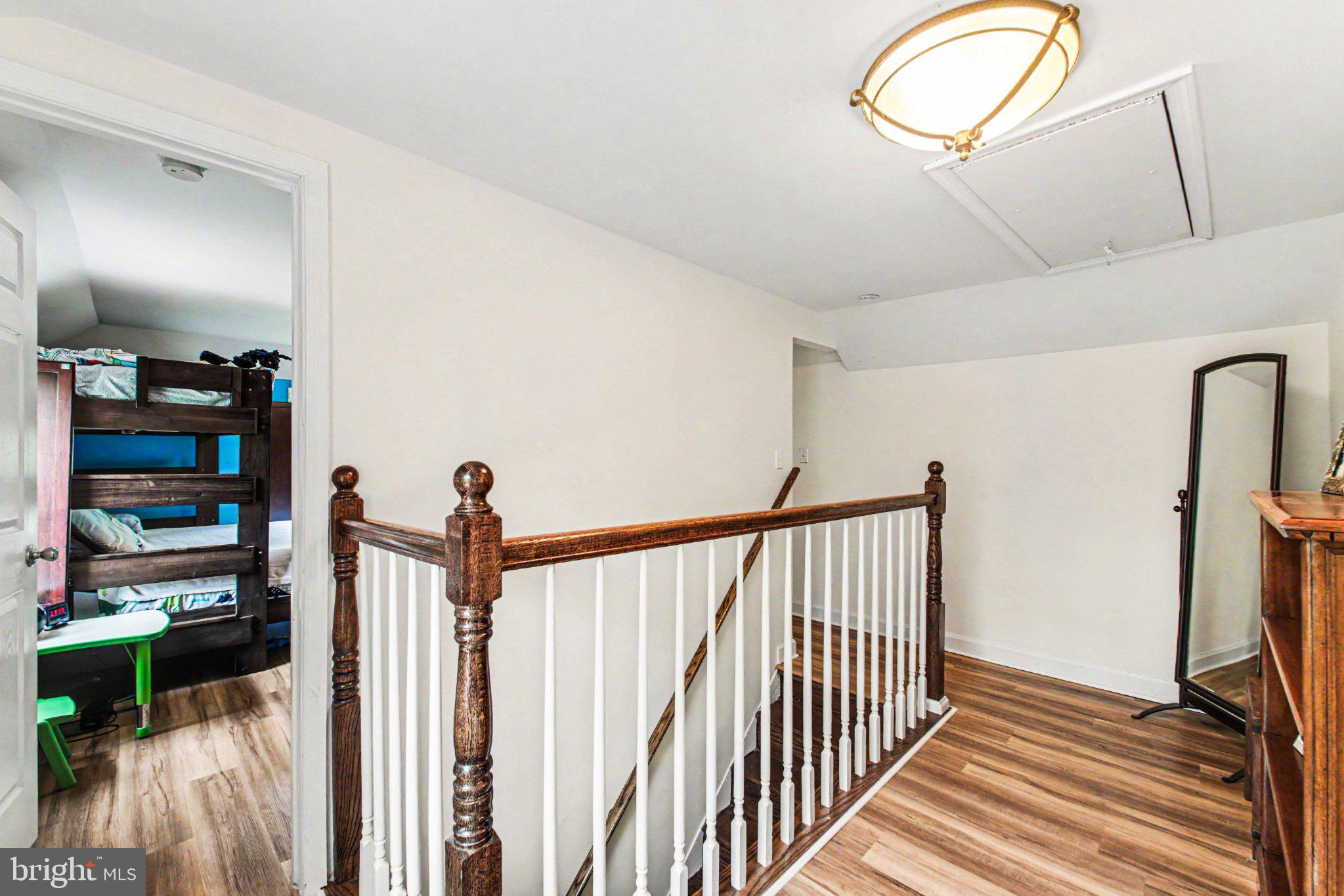 6287 Old Zion Road Warrenton, VA 20187 - Photo 16 of 69 Bright and inviting upstairs hallway.
