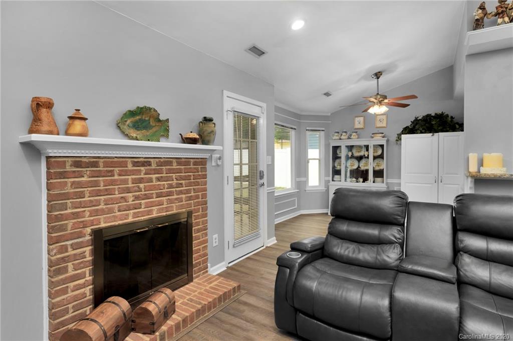 14627 Smith Road Charlotte, NC 28273 - Photo 11 of 31 Gallery Image 11