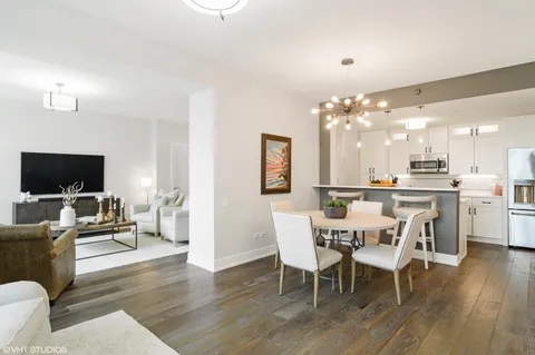 $674,990 | 600 North Kingsbury Street, Unit 1805, Chicago, IL 60654