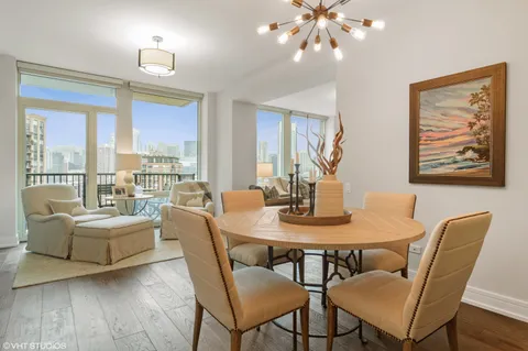 $674,990 | 600 North Kingsbury Street, Unit 1805, Chicago, IL 60654